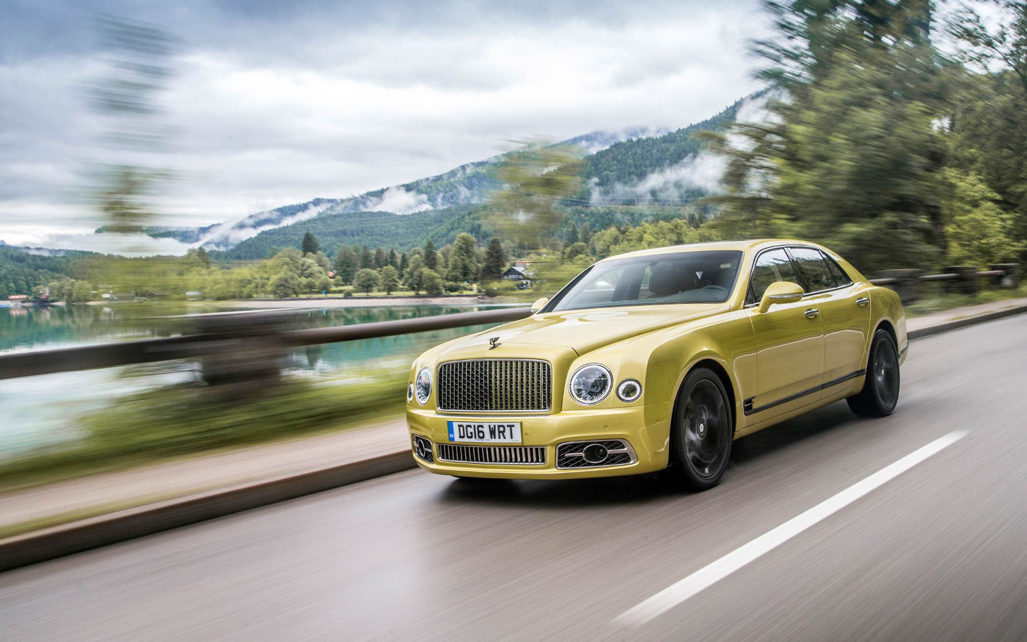 Comparison Bentley Mulsanne Speed 2018 Vs Bmw 7